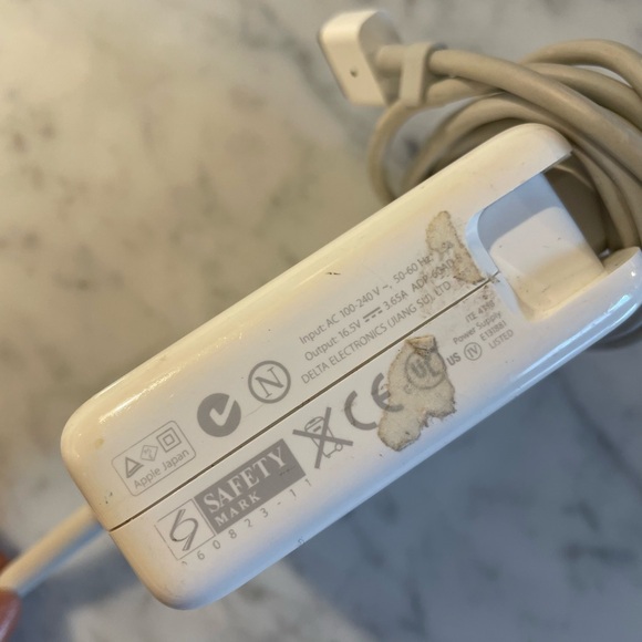 Mac Laptop Charger - Picture 2 of 2
